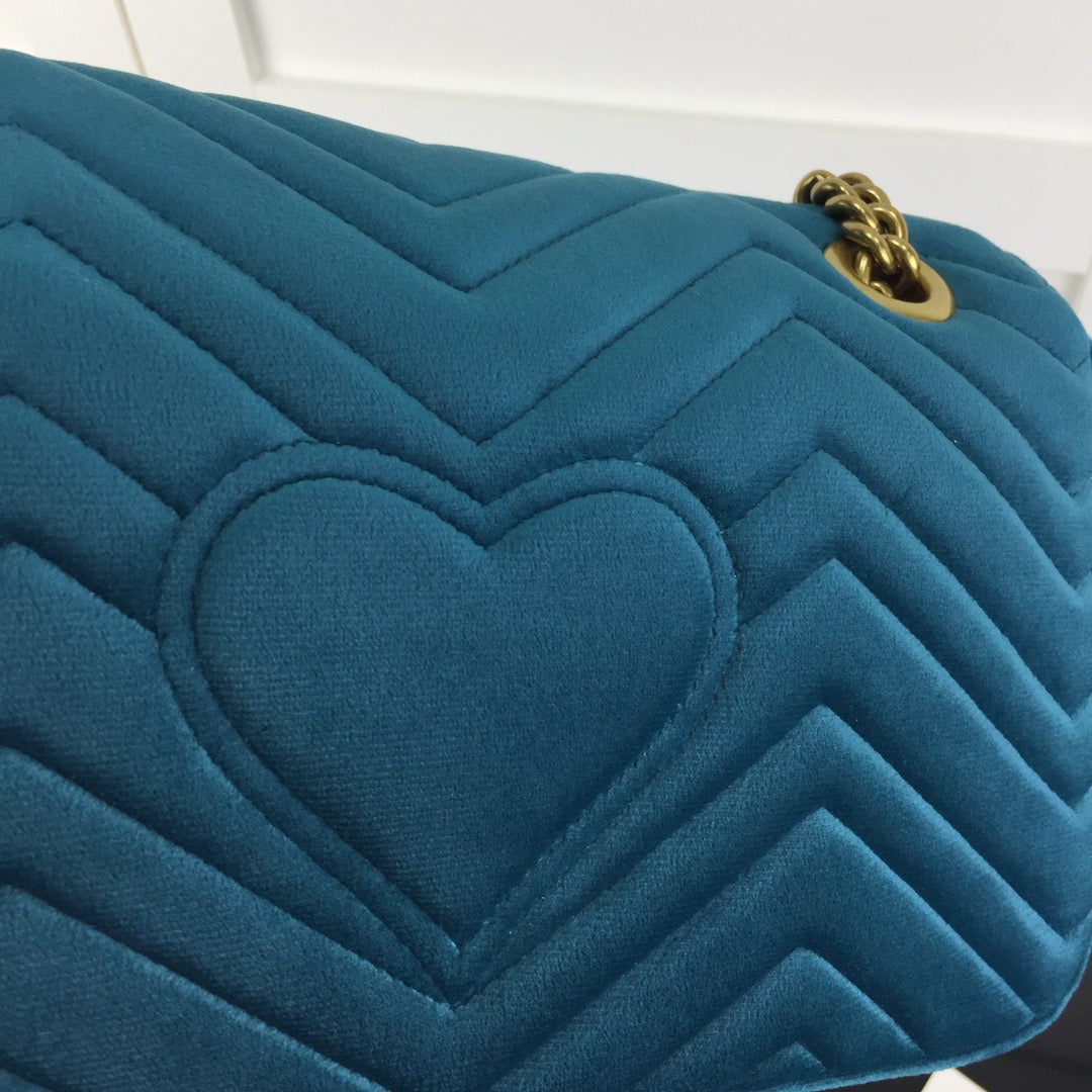 SMALL GUCCI MARMONT BAG 26