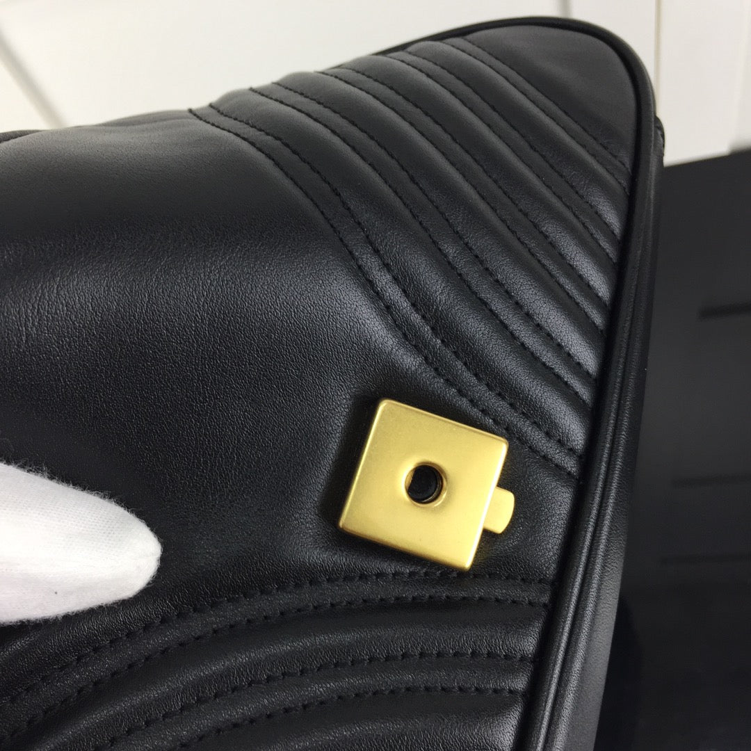 SMALL GUCCI MARMONT BAG 26