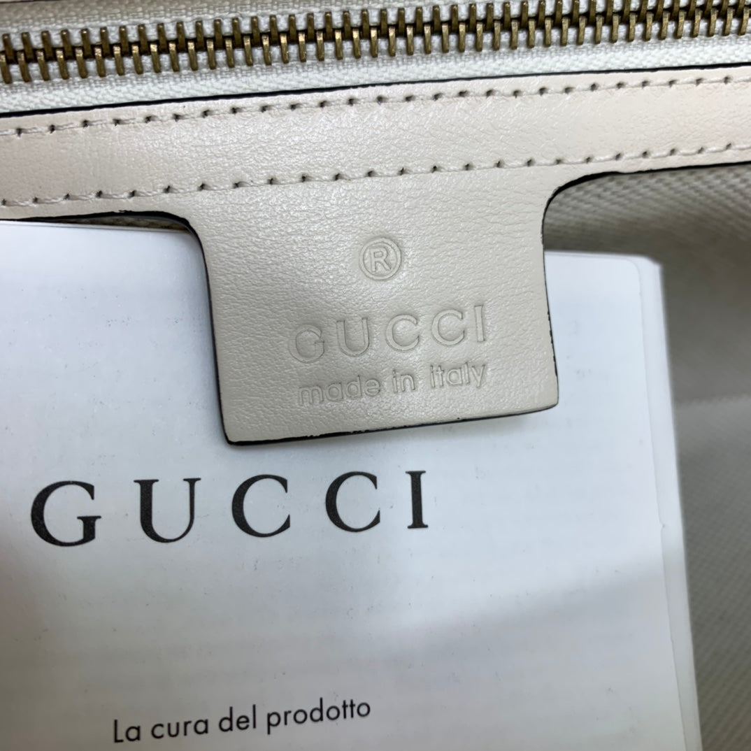 SMALL GUCCI MARMONT BAG 26