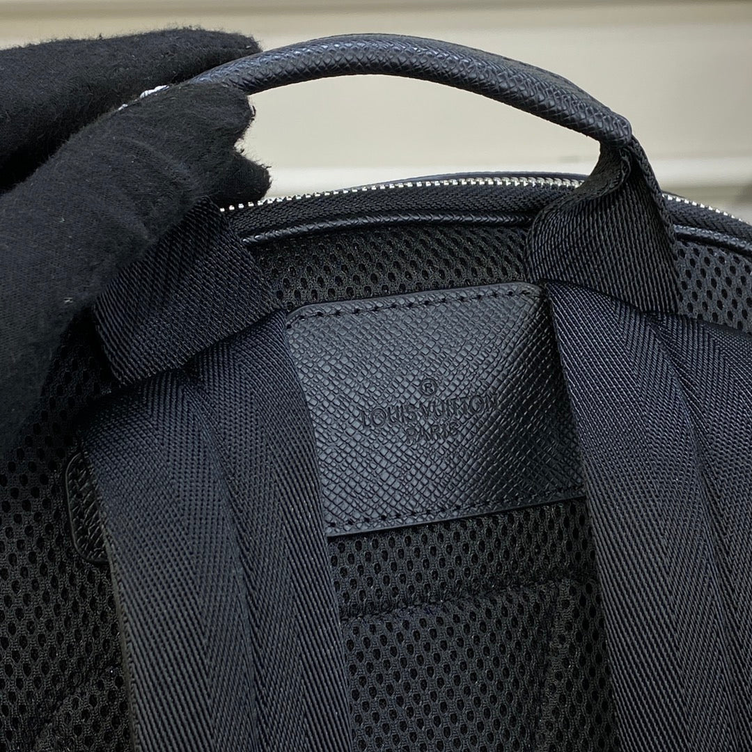 MOCHILA LV - M30857