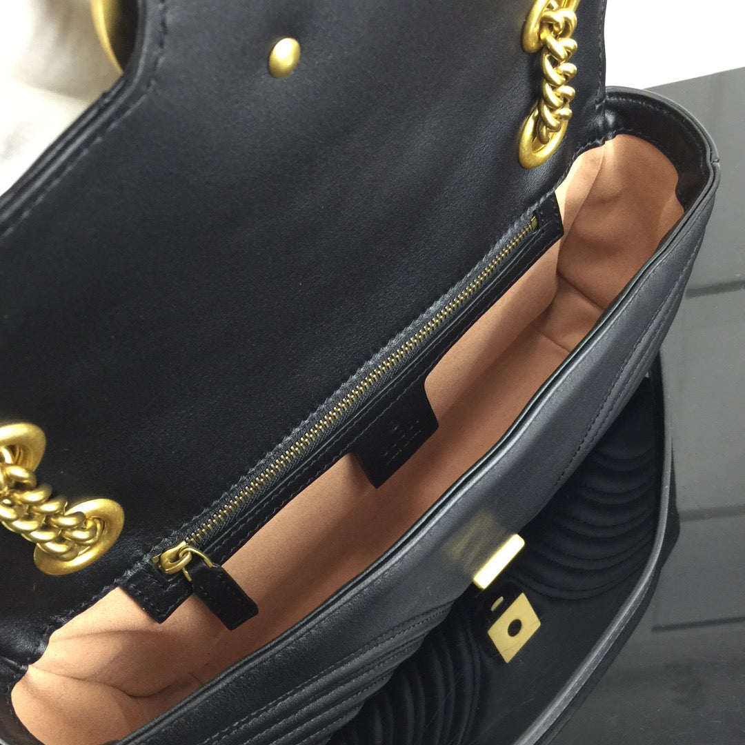 SMALL GUCCI MARMONT BAG 26