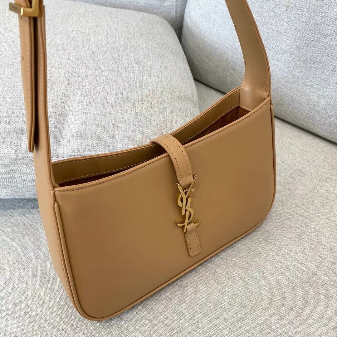 BOLSA YSL LE 5 À 7  23