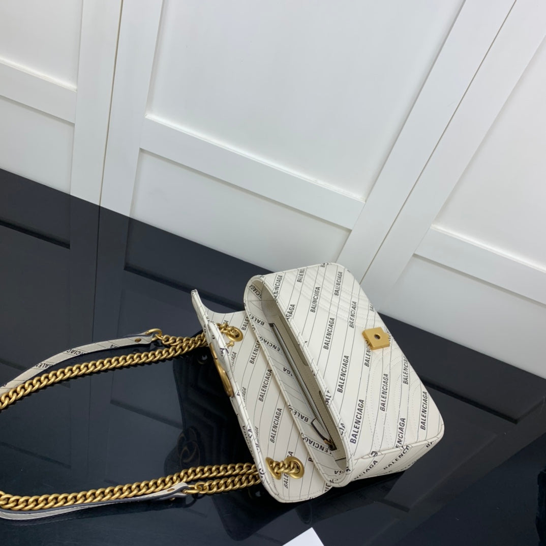 BOLSA GUCCI MARMONT PEQUENA 26