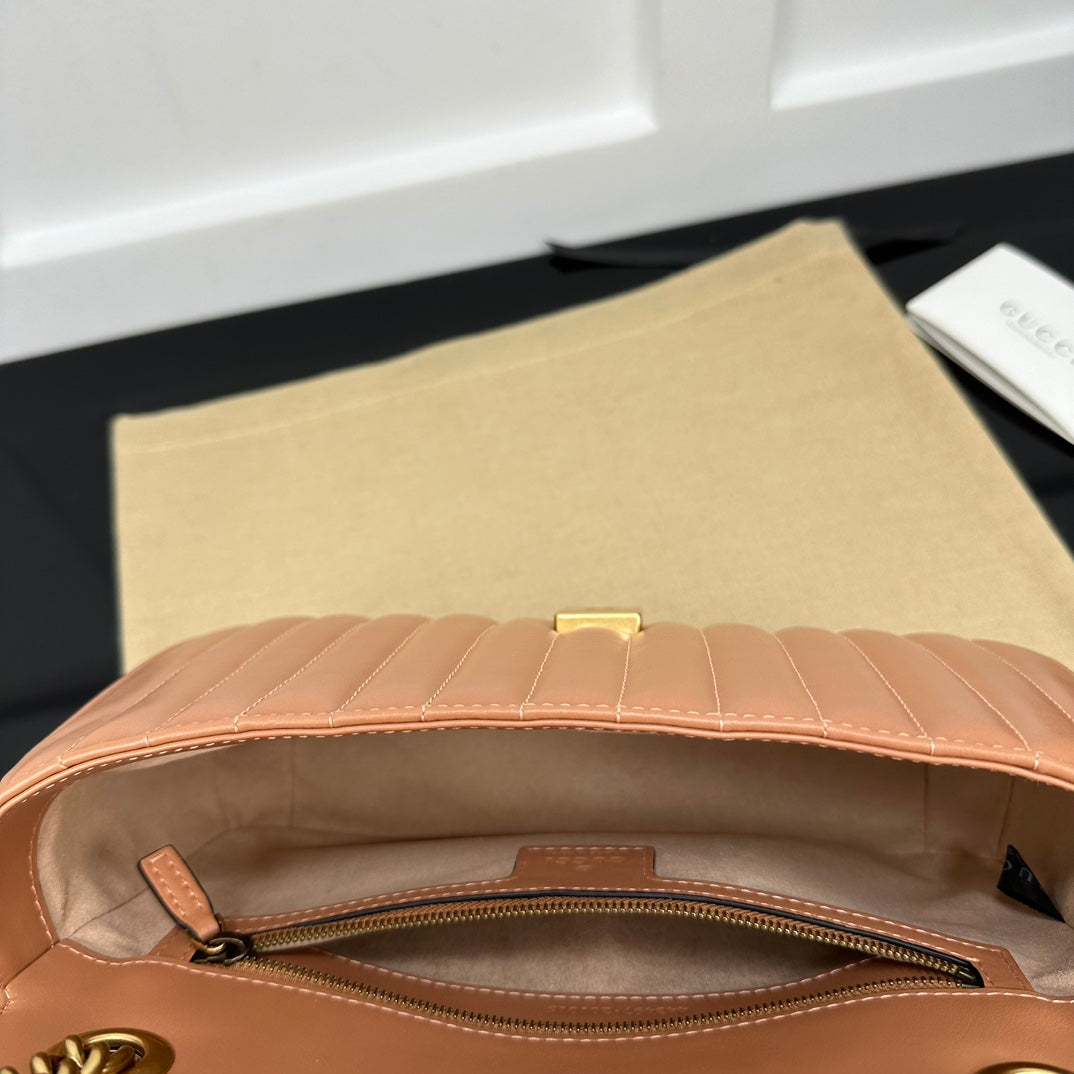 SMALL GUCCI MARMONT BAG 26