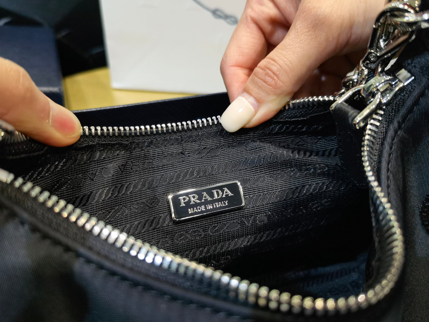 BOLSA PRADA RE-EDITION 2005