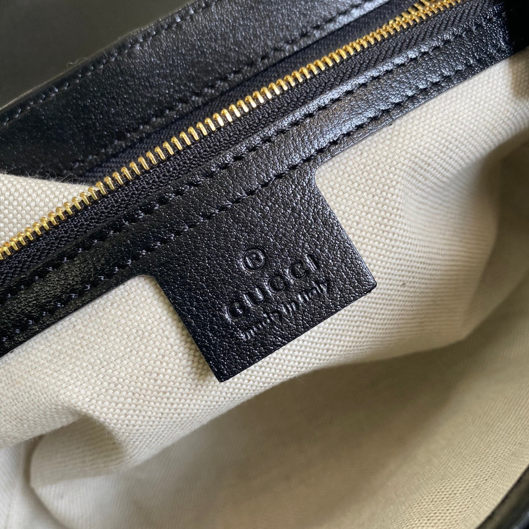 BOLSA GUCCI MARMONT PEQUENA 26