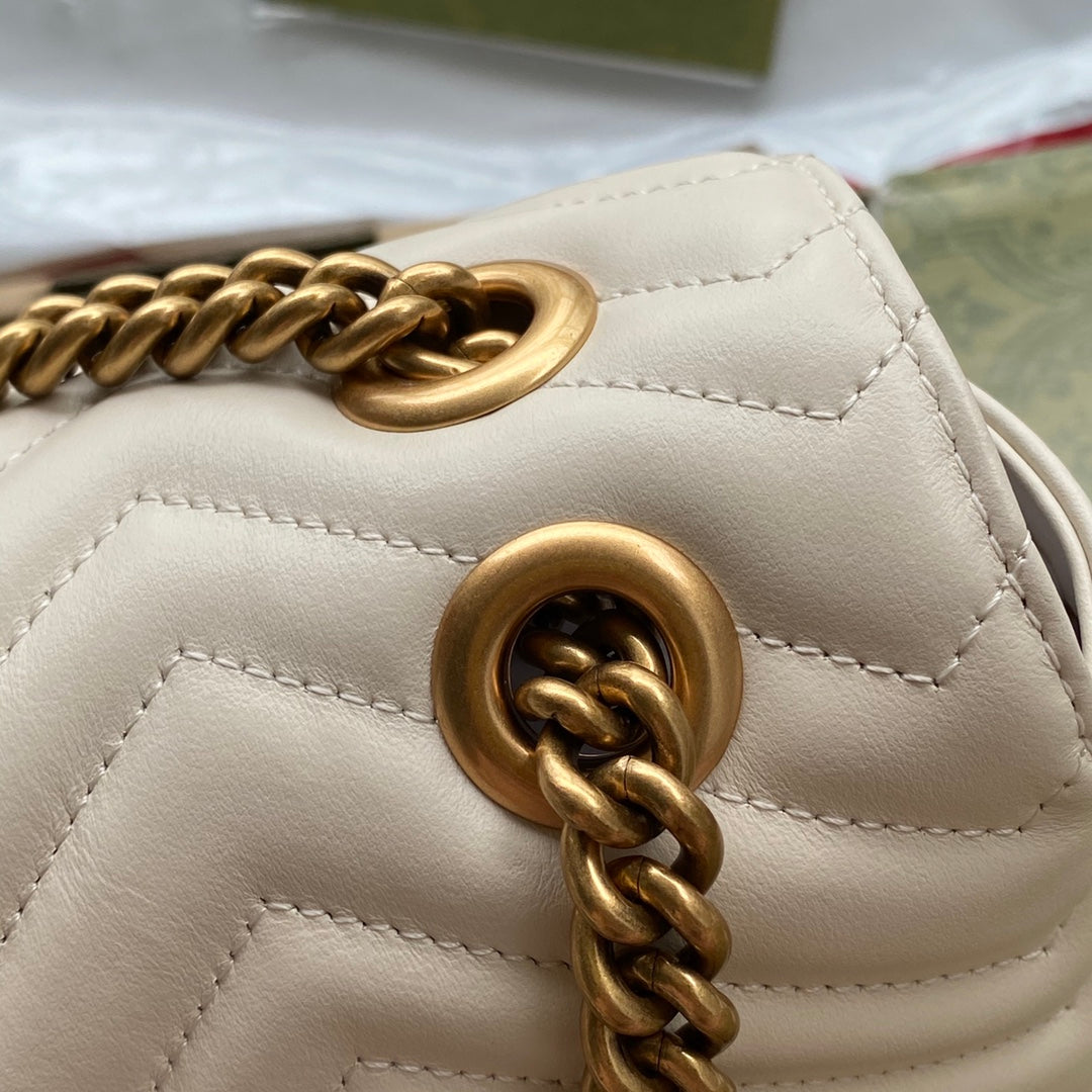 BOLSA GUCCI MARMONT PEQUENA 26