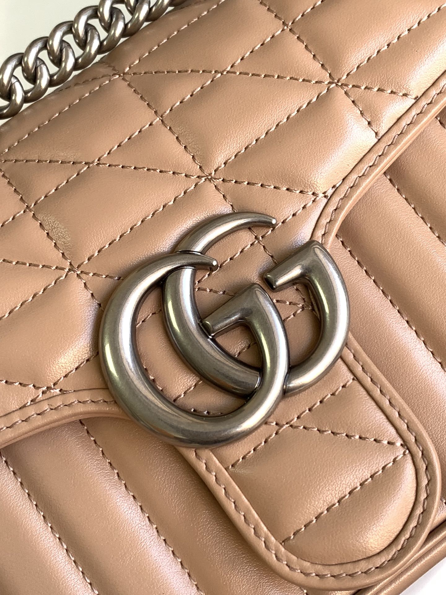 BOLSA GUCCI MARMONT PEQUENA 26